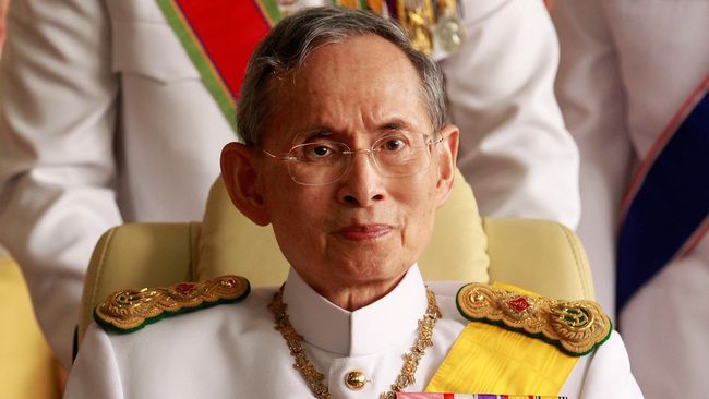 Pink Avatar di Media Sosial, Lambang Duka Bagi Raja Bhumibol