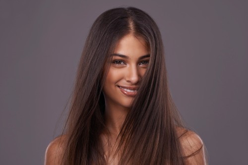 Cara Meluruskan Rambut Tanpa Catokan dari Hair Stylist Cara Meluruskan Rambut Tanpa Catokan dari Hair Stylist
