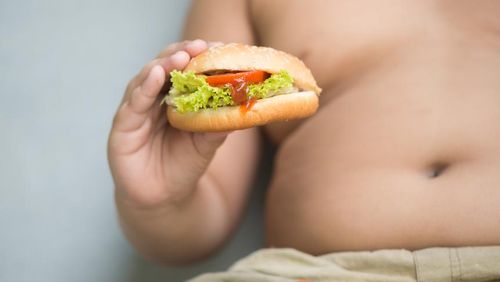Pria Ini Punya Payudara Berukuran A, Diyakini Gara-gara Junk Food Pria Ini Punya Payudara Berukuran A, Diyakini Gara-gara Junk Food