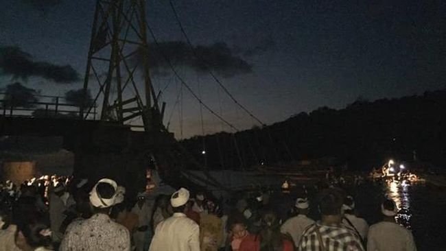 Kronologi Robohnya 'Jembatan Cinta' Nusa Lembongan Bali