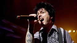 Billie Joe Armstrong Bawain Lagu Nirvana di London