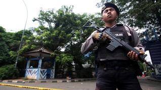 Polri Duga Pelempar Molotov ke Polsek Tak Terkait Teroris