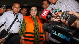 KPK Tahan Bekas Menkes Siti Fadilah Supari