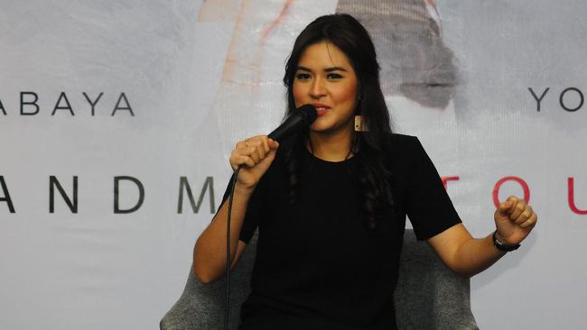 Raisa & Isyana Bersatu Boyong AMI Awards 2017