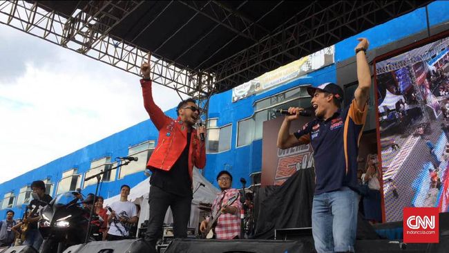 Kegembiraan Marc Marquez Saat Duet Bareng Giring NIDJI