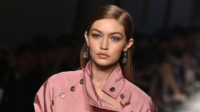 2 Bulan Kencan Gigi Hadid Dan Tyler Cameron Putus