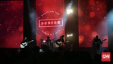 Synchronize Fest 2016 menjadi pijakan awal untuk memulai langkah bangkitnya industri musik Indonesia. Seluruh bintang tamu merupakan musisi lokal, dari berbagai genre. (CNN Indonesia/Safir Makki)