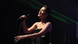 Dua Karya Baru Monita Tahalea yang Reflektif dan Puitis