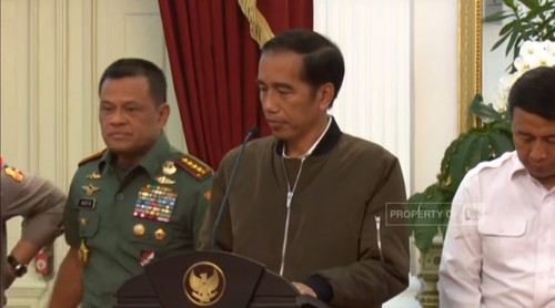 Foto: Selain Jaket Bomber, Ini Penampilan Jokowi dengan Jaket-jaket Kekinian Foto: Selain Jaket Bomber, Ini Penampilan Jokowi dengan Jaket-jaket Kekinian