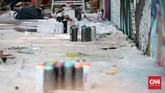 Tren itu pun menjalar sampai ke Indonesia. Seni grafiti mulai ‘hidup’ sejak sekitar 2004. Di kota-kota seperti Jakarta, Bandung, Yogyakarta, mereka merajalela. (CNN Indonesia/Andry Novelino)