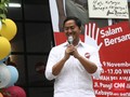 Pandji Pragiwaksono Kritik Politik lewat Tur Stand Up Comedy