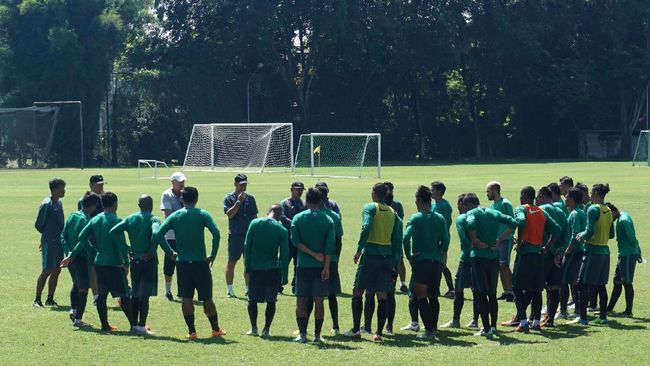'Riedl Tak Perlu Ganti Skema karena Irfan Bachdim'