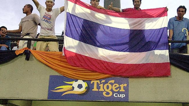 Kisah Fakhri 'Diselamatkan' Anak dari Sepak Bola Gajah
