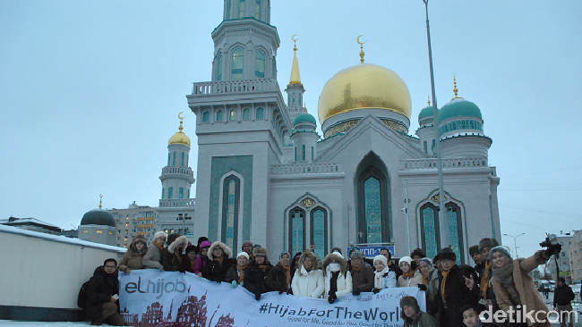 Время в москве мечеть. Масджид в Москве в Нара.