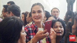 Dukungan Dewi 'Dee' Lestari dan Luna Maya untuk Veronica Tan