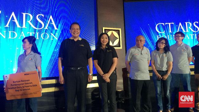Bank Mega dan CT ARSA Salurkan Bantuan Pendidikan Rp71,2 M