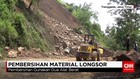 Pembersihan Material Longsor di Jalur Trenggalek-Ponorogo