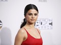 Selena Gomez Kembali Bermusik dengan Bantu Penyanyi Meksiko