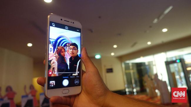 Jagokan Kamera Selfie, Vivo Enggan Disamakan dengan Oppo