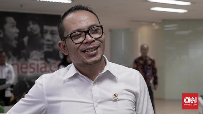 Menaker Kaji Perubahan Jam Kerja agar Karyawan Tak Stres