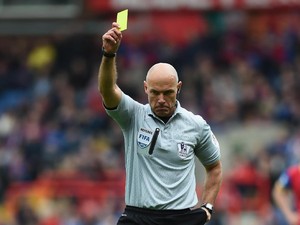 Berapa Wasit dalam Permainan Sepak Bola? Ini Tugasnya