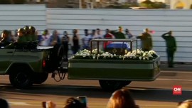 Abu Fidel Castro Diarak Menyusuri Jalan Revolusi