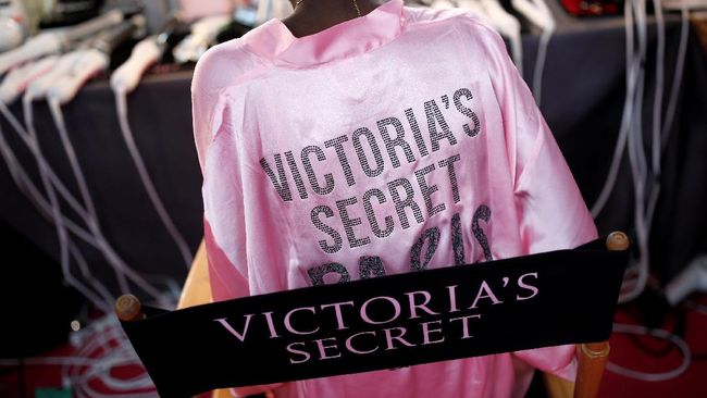 Bos Victoria's Secret Minta Maaf Telah Sindir Transgender