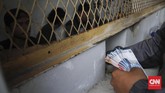 Ada tiga kategori tiket yang dijual dengan rentang harga Rp100-300 ribu. (CNN Indonesia/Denny Aprianto)
