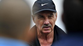 Alfred Riedl Terima Keputusan PSSI