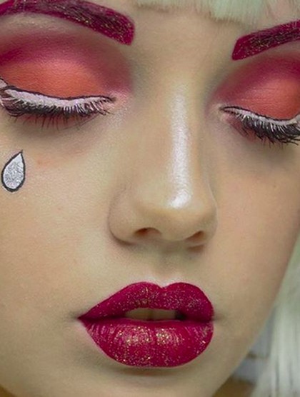 5 Kosmetik dengan Warna Hologram untuk Pecinta Unicorn 5 Kosmetik dengan Warna Hologram untuk Pecinta Unicorn