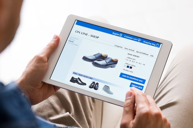 Kegamangan ala 'Raksasa' Bisnis Online Tanah Air