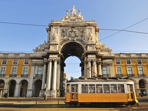Ribuan Warga Israel Ramai-ramai Daftar Jadi Warga Portugal, Ada Apa?