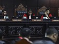 Hakim Beda Pendapat, MK Tolak Gugatan Pasal Zina dan LGBT