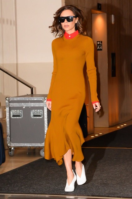 Trend Alert: Sepatu Model Unik yang Tengah Jadi Favorit Victoria Beckham Trend Alert: Sepatu Model Unik yang Tengah Jadi Favorit Victoria Beckham