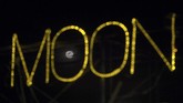 Pesta Bulan Purnama diadakan sebulan sekali, tentu saja saat bulan purnama memuncak di atas langit. (AFP PHOTO/Lilian Suwanrumpha)