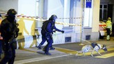 Meski tak ada warga negara Indonesia yang menjadi korban penembakan itu, Kedutaan Besar Indonesia untuk Swiss di Kota Bern mengimbau agar warga negara Indonesia berhati-hati dan tetap waspada. (Reuters/Arnd Wiegmann)