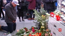 Duka Warga Berlin Mengenang Korban Teror Truk Pasar Natal