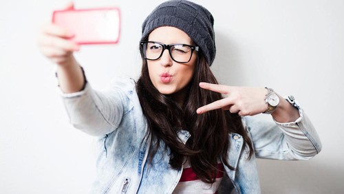 Ini 3 Tipe Orang yang Suka Selfie, Anda Termasuk yang Mana? Ini 3 Tipe Orang yang Suka Selfie, Anda Termasuk yang Mana?