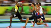 Salah satu yang paling ikonik dari Usain Bolt adalah memalingkan wajah sembari tersenyum saat memasuki garis finis di babak semifinal nomor 100 meter di Olimpiade Rio de Janeiro 2016. (REUTERS/Kai Pfaffenbach)