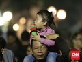 Hujan Reda, Warga dan Pedagang Berduyun-duyun ke Bundaran HI