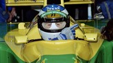 Hanya lewat satu kali membalap bersama Jordan-Ford sebagai pebalap pengganti, Michael Schumacher membuat Direktur Benetton kepincut untuk merekrutnya. Pebalap didikan akademi Mercedes-Benz ini pun memulai perjalanannya di ajang F1 di usia 22 tahun. (AFP PHOTO / Eric CABANIS)