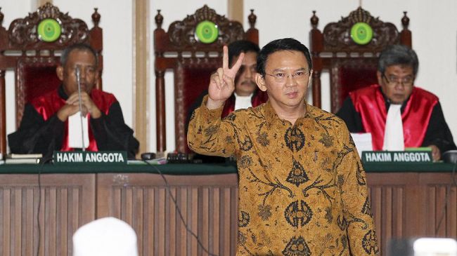 KY Sebut Kewenangan Hakim di Persidangan Ahok Luntur