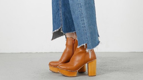 5 Jeans Unik yang Bisa Bikin Penampilan Lebih Atraktif 5 Jeans Unik yang Bisa Bikin Penampilan Lebih Atraktif