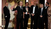 The Crown memang sedang mencapai popularitasnya. Acara itu juga mendapat ‘mahkota’ penghargaan dari Golden Globes 2017 sebagai Serial Drama Terbaik. Acara itu bahkan mengalahkan program andalan HBO seperti Game of Thrones. (REUTERS/Mario Anzuoni)