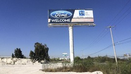 Ford Motor Sentil Kebijakan Anti-Imigran Trump