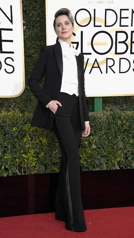 Evan Rachel Wood Tak Akan Pakai Gaun ke Acara Penghargaan Sepanjang 2017 Evan Rachel Wood Tak Akan Pakai Gaun ke Acara Penghargaan Sepanjang 2017