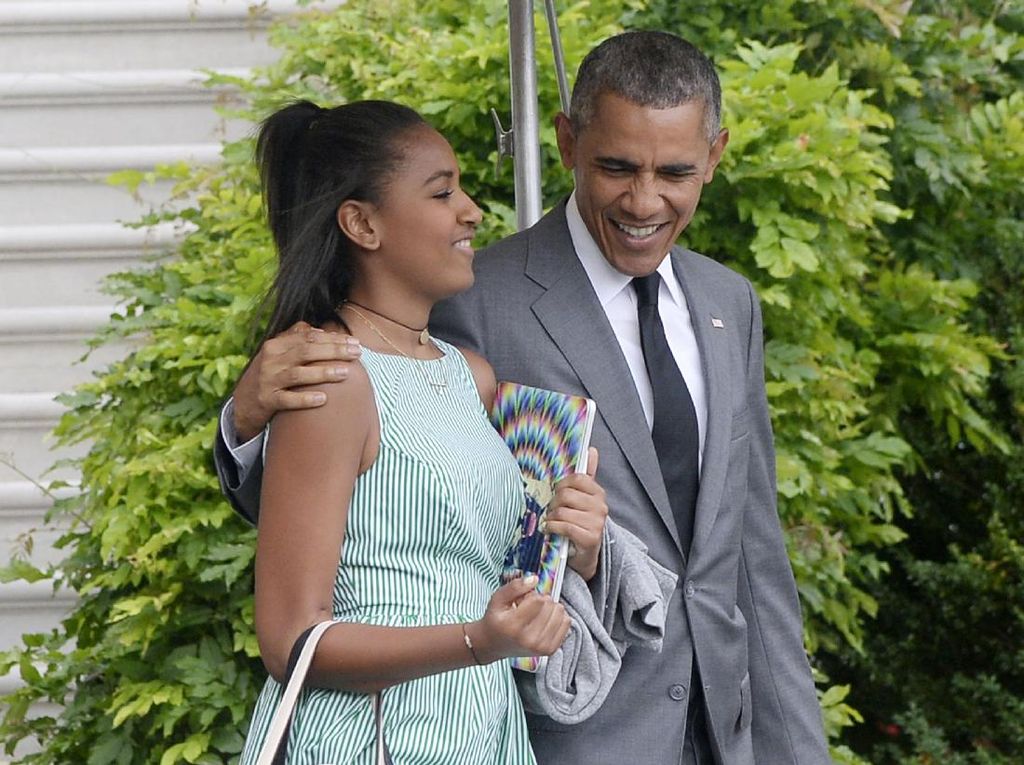 Fokus Belajar, Sasha Obama Absen di Acara Perpisahan Ayahnya.