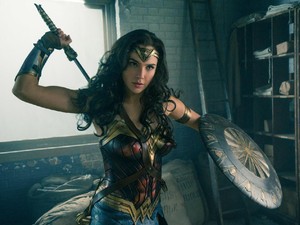 Awal Gal Gadot Jatuh Cinta dengan Wonder Woman di Bioskop Trans TV