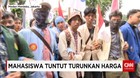 Mahasiswa Berunjuk Rasa Memprotes Kenaikan Harga