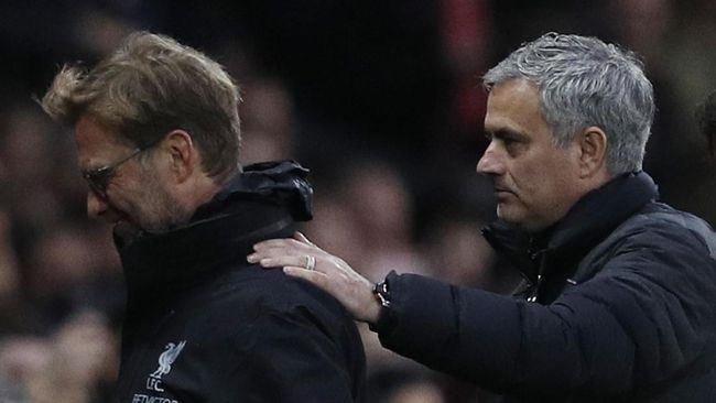 Klopp Tak Masalah Mourinho 'Parkir Bus' di MU vs Liverpool